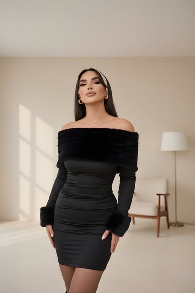 Siyah Mini Madonna Yaka Büzgülü Suni Kürk Detaylı Elbise