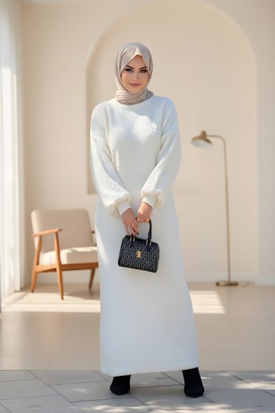 Ekru Oversize Triko Tasarım Tesettür Elbise