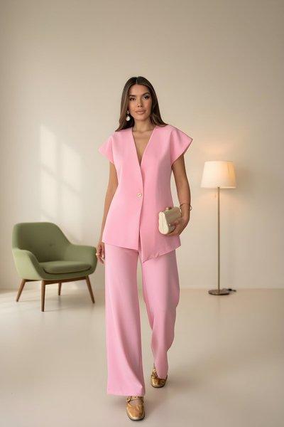 Pembe Alt Üst İkili Düğmeli Yelekli Pantolonlu Takım
