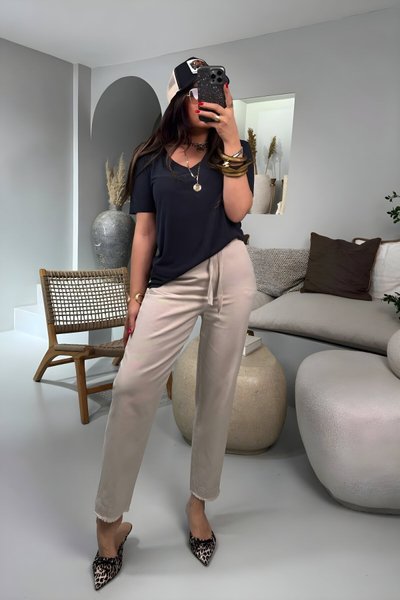 Taş Havuç Model Gabardin Beli Lastikli Pantolon