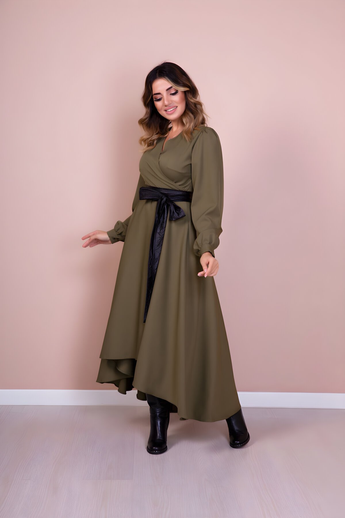 Haki Siyah Asimetrik Kesim Deri Kemerli Elbise