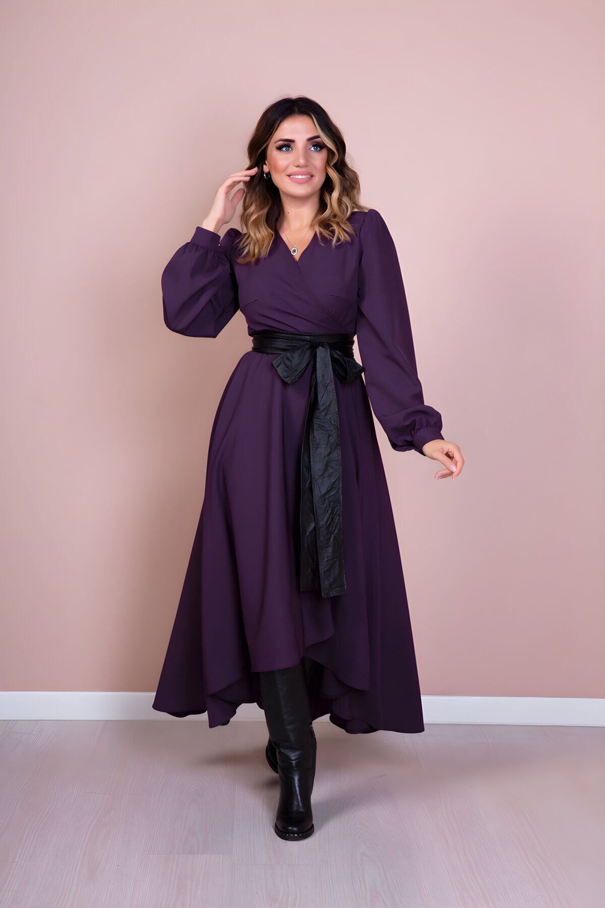 Mürdüm Siyah Uzun Kol Asimetrik Kesim Deri Kemerli Elbise