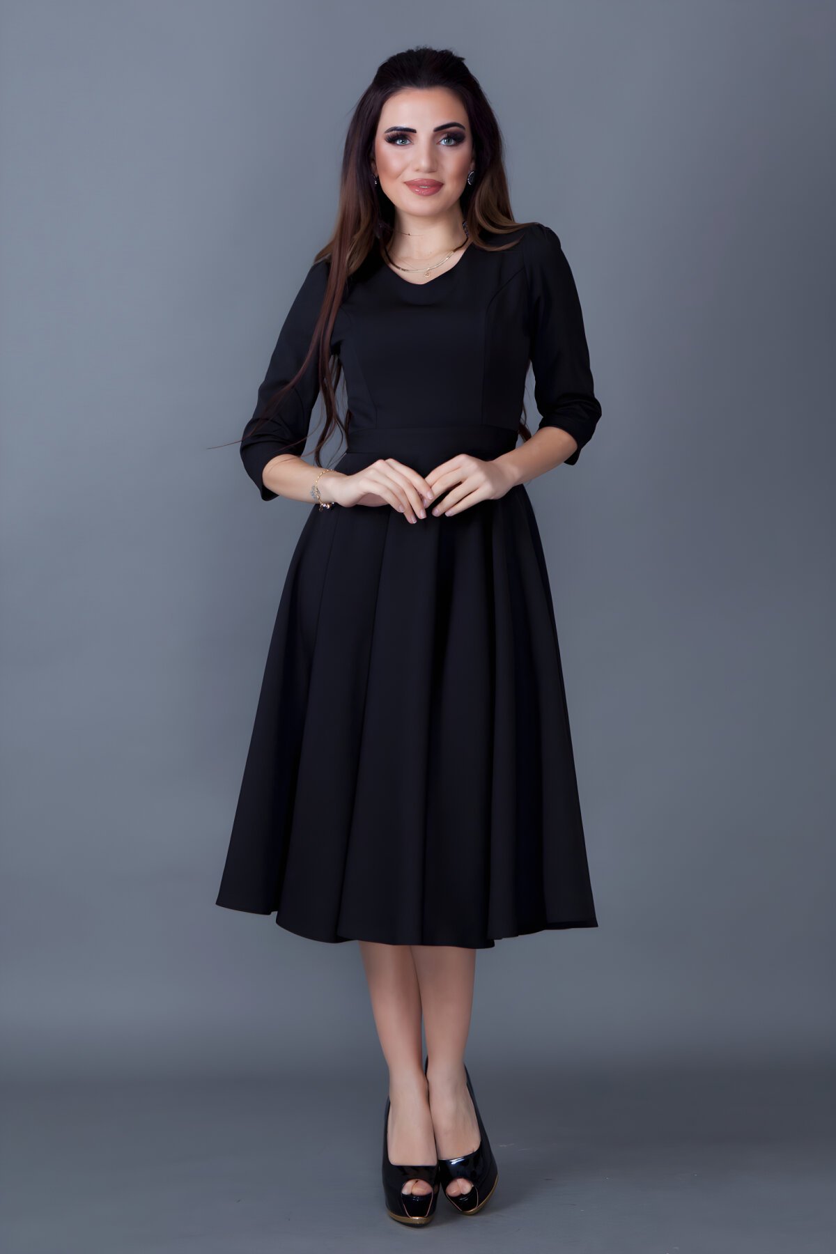 Siyah Kloş Midi V Yaka Cep Detaylı Elbise - Bidoluelbise