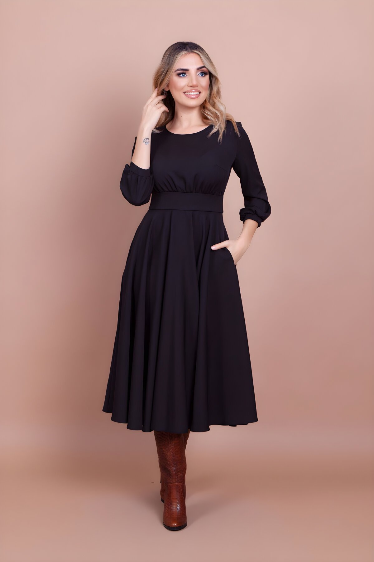 Siyah Midi Yuvarlak Yaka Cep Detaylı Elbise - Bidoluelbise