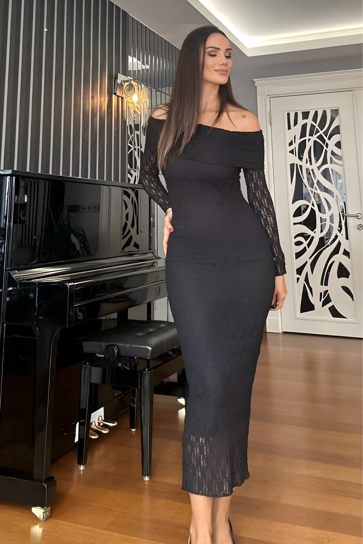 Siyah Dantel Uzun Madonna Yaka Abiye Elbise - MOZENA