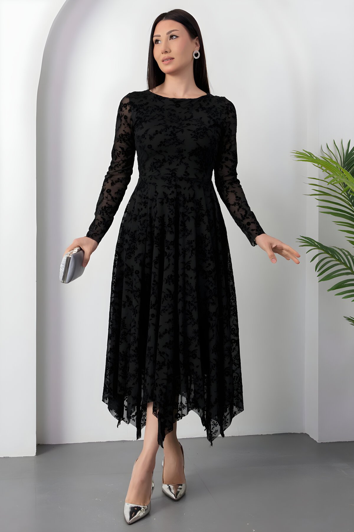 Siyah Flok Baskılı Uzun Kayık Yaka Dantel Elbise - MOZENA