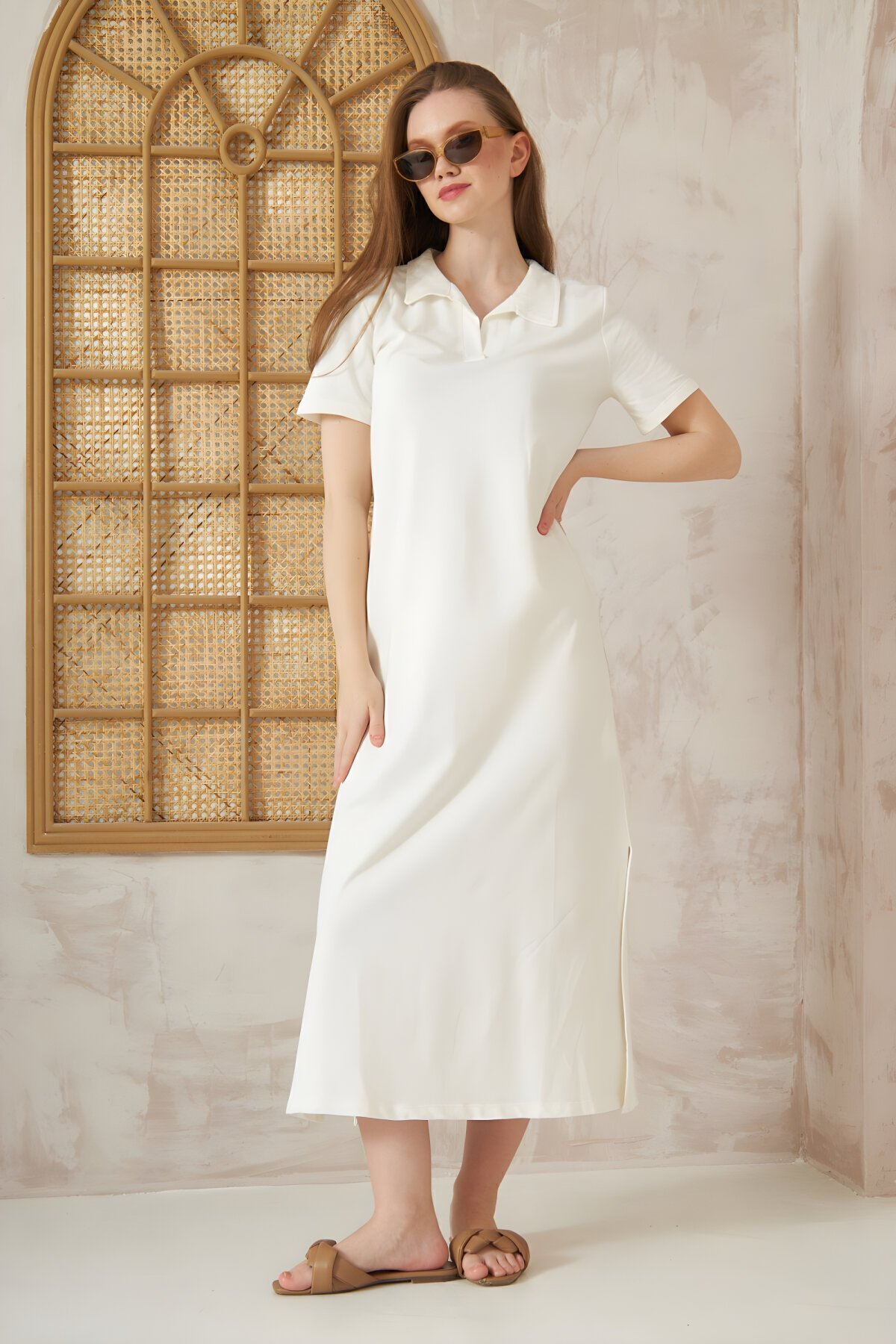 Beyaz Uzun Tam Kalıp Kısa Kollu Yırtmaçlı Polo Yaka Spor Elbise - Pasaklı Giyim