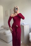 Bordo Uzun Tek Omuzlu Aksesuar Detaylı Abiye Elbise