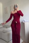 Bordo Uzun Tek Omuzlu Aksesuar Detaylı Abiye Elbise