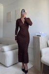Kahverengi V Yaka Uzun Ters Dikişli Elbise