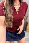 Bordo Kısa Kollu V Aksesuarlı Triko Bluz