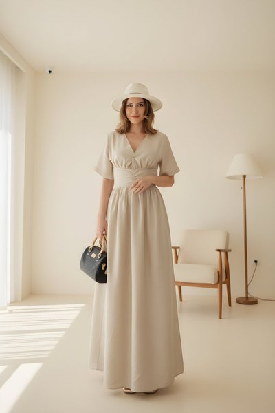 فستان طويل أبيض عاجي بأكمام قصيرة