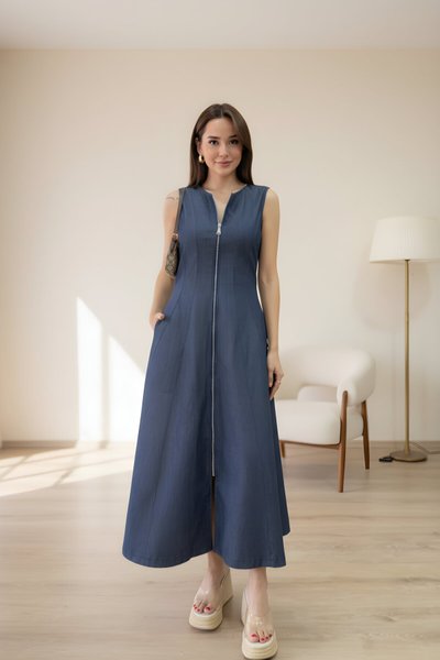 فستان طويل جينز أزرق بسحاب أمامي