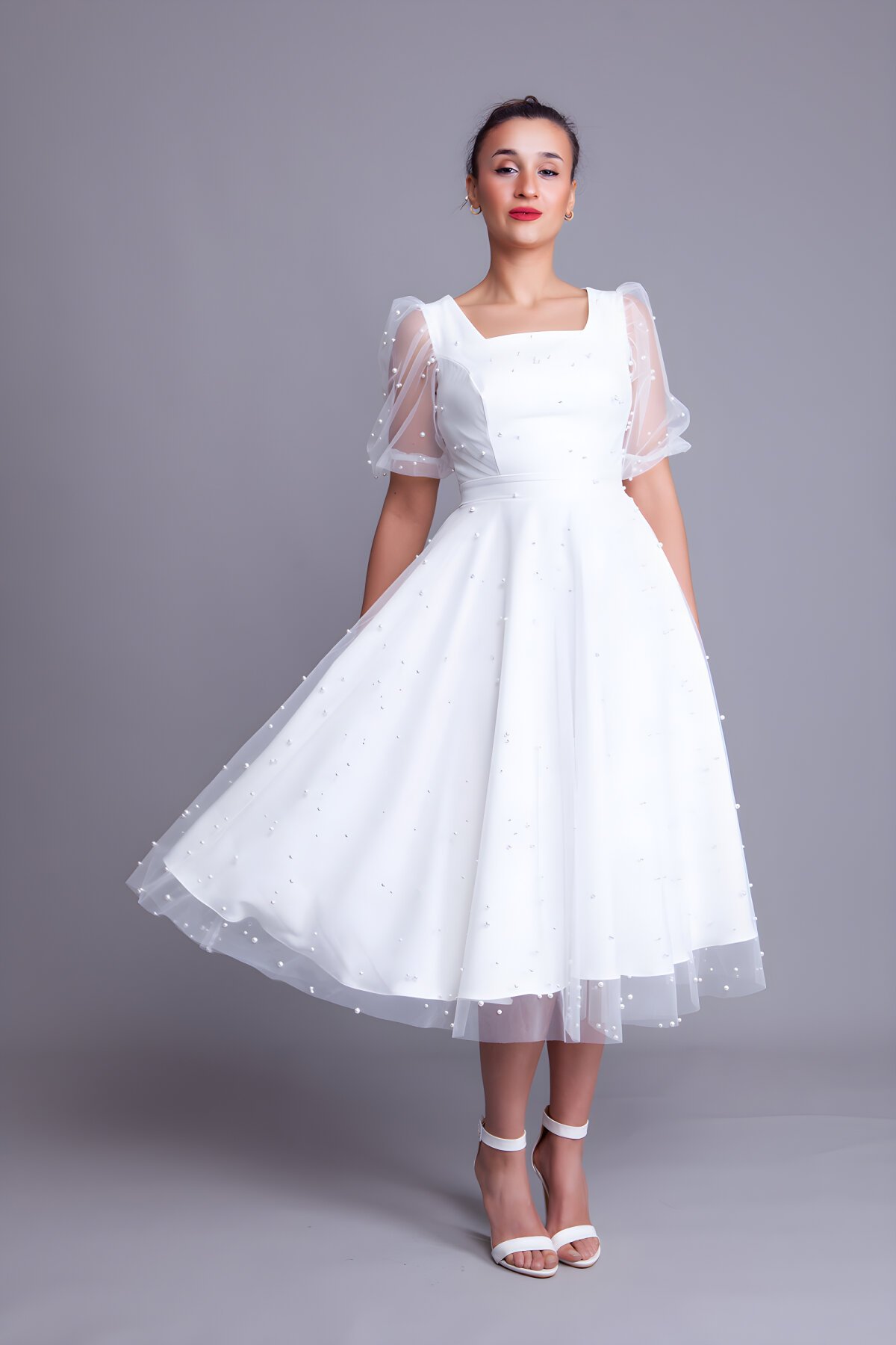 فستان سهرة ميدي أبيض بتول لؤلؤي بياقة مربعة - Bidoluelbise