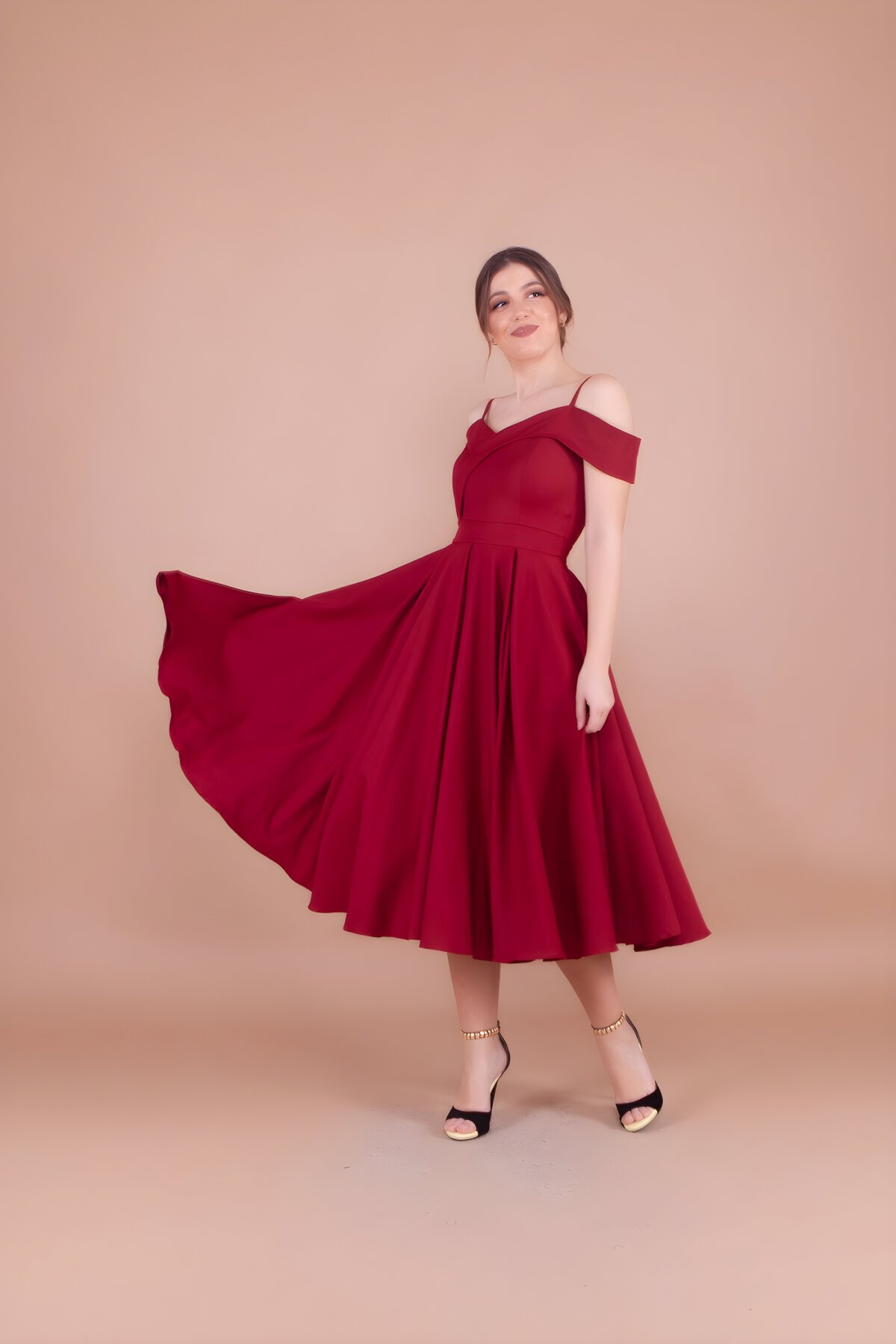 Bordo Midi Askılı Düşük Omuz Pileli Abiye Elbise - Bidoluelbise