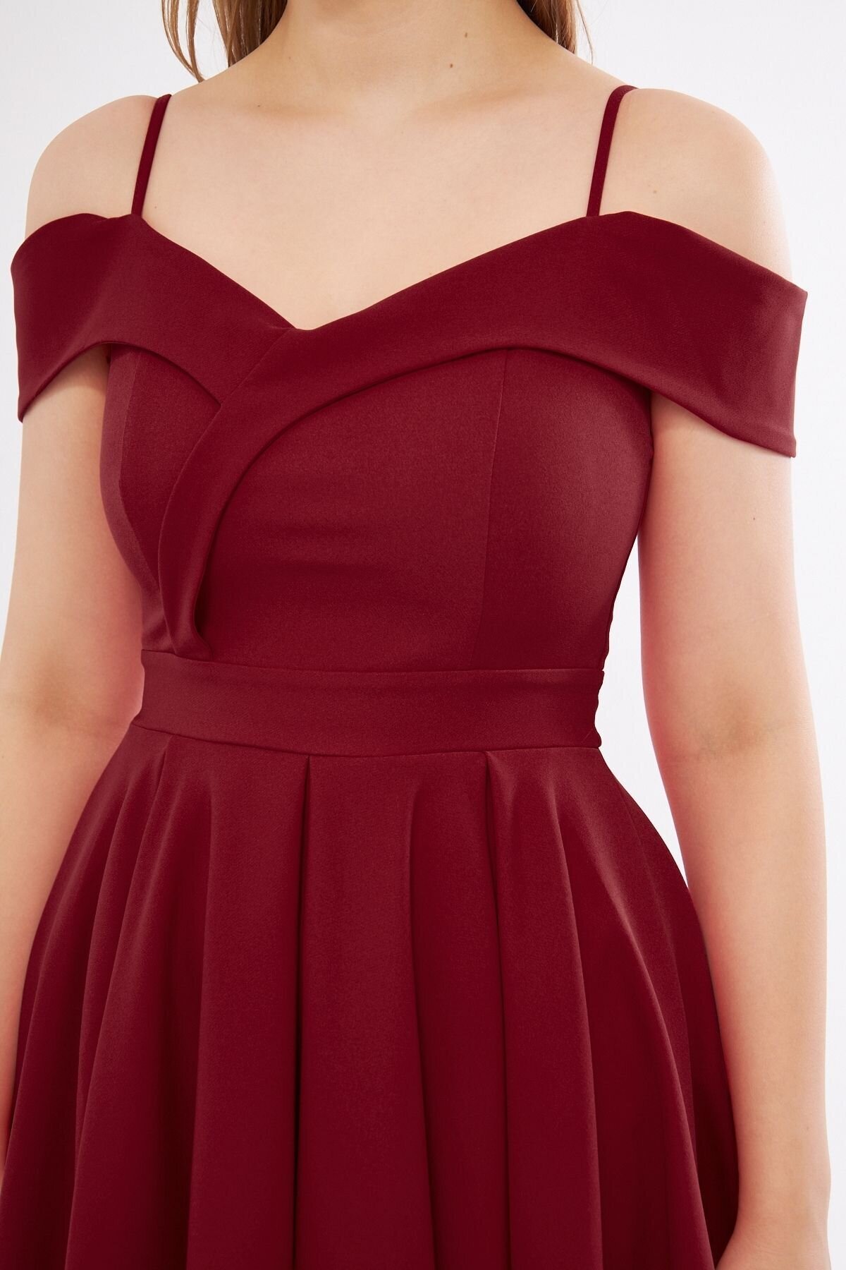 Bordo Mini Askılı Kloş Pileli Kayık Yaka Abiye Elbise - Bidoluelbise