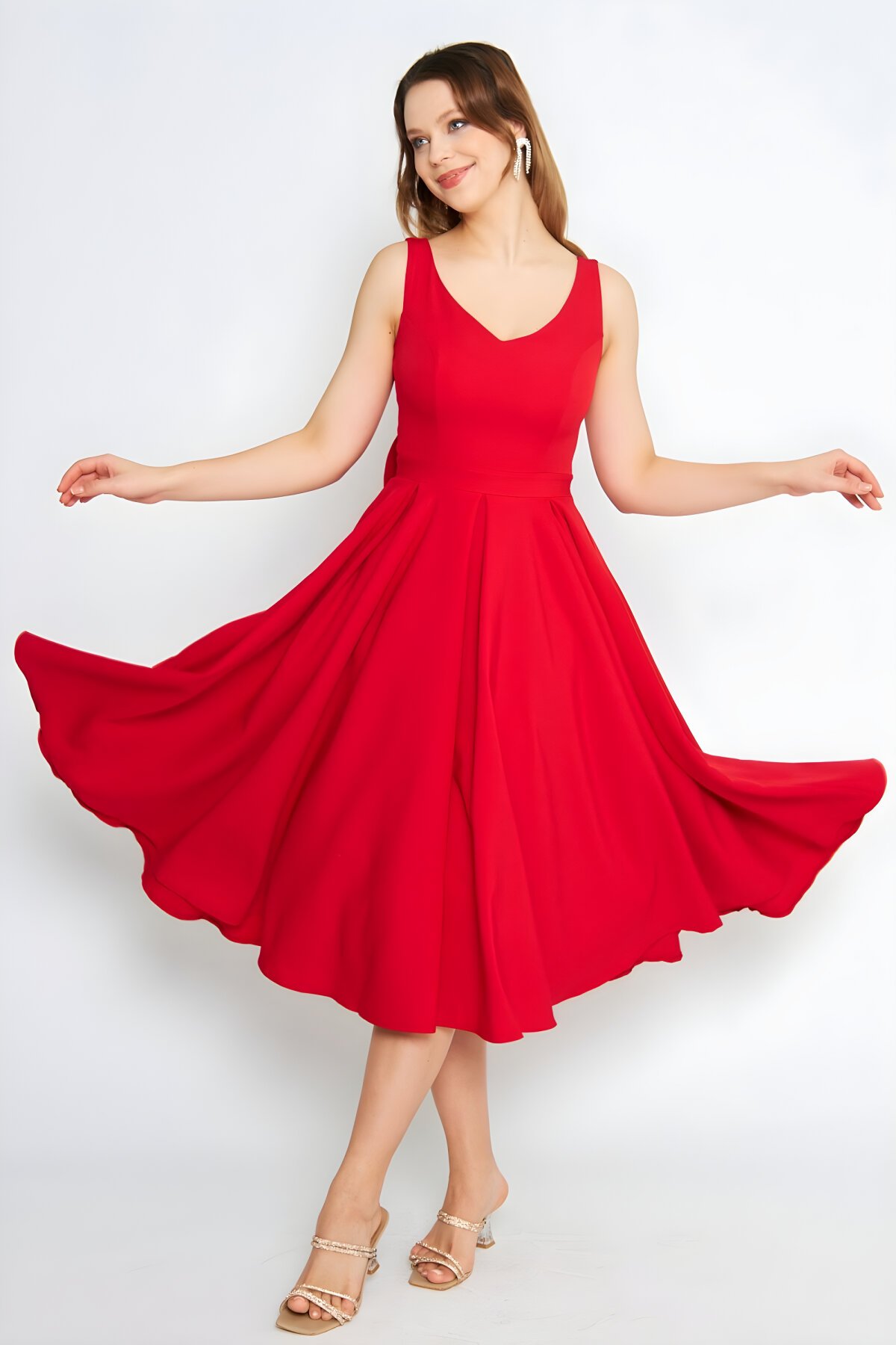 Kırmızı Midi Pileli Kloş V Yaka Sırtı Fiyonklu Abiye Elbise - Bidoluelbise