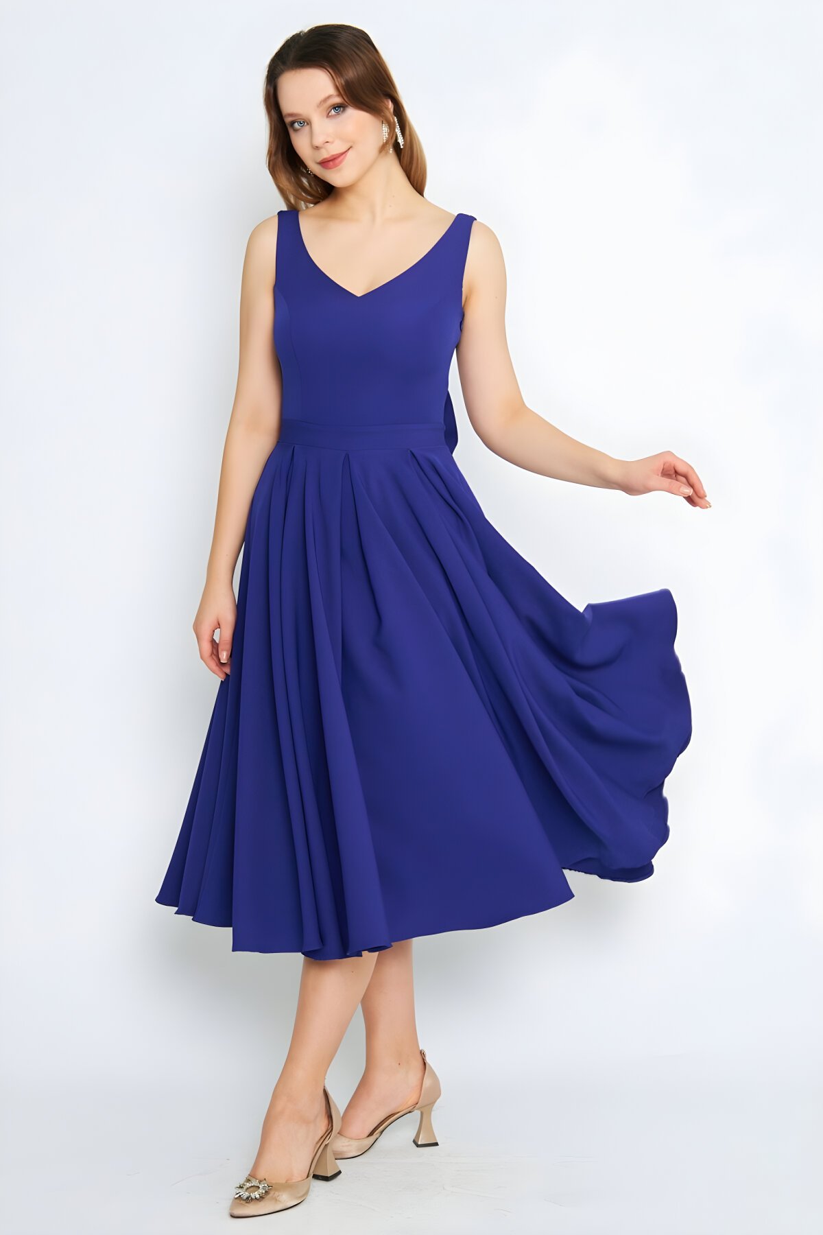 Sax Mavi Midi V Yaka Pileli Kloş Sırtı Fiyonklu Abiye Elbise - Bidoluelbise