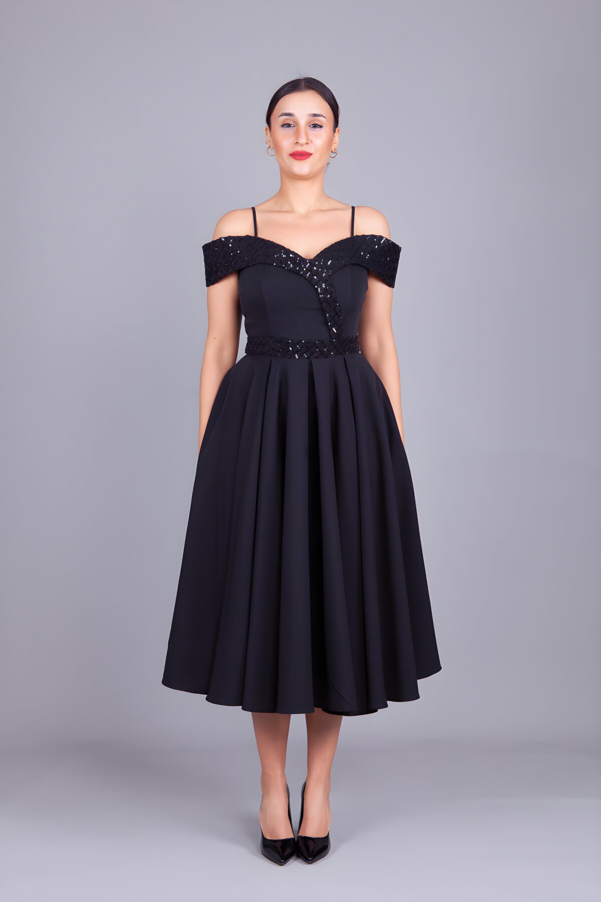 Siyah Kareli Midi Kloş Payet Detaylı Abiye Elbise - Bidoluelbise