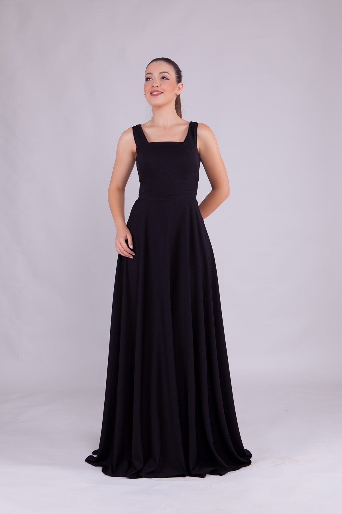 فستان سهرة طويل أسود بياقة مربعة - Bidoluelbise