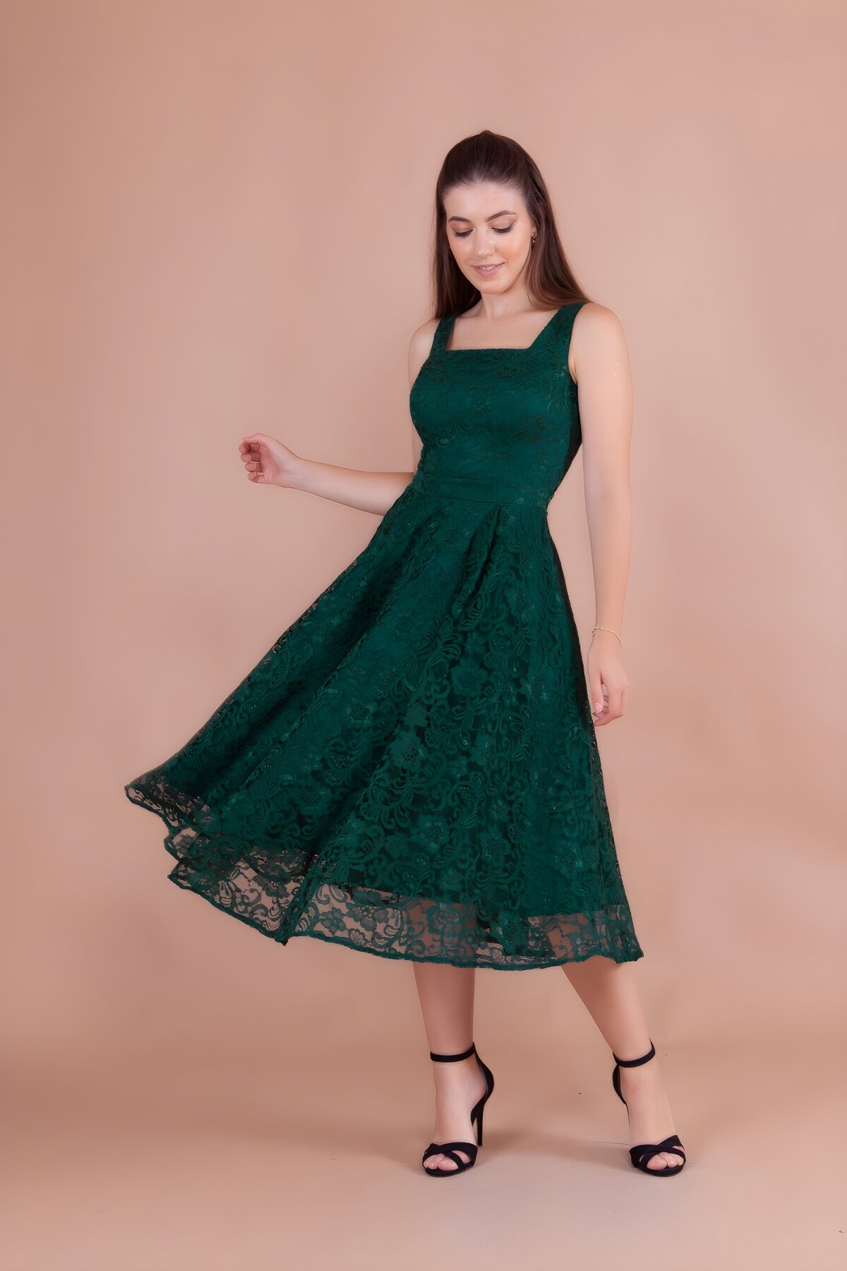 Zümrüt Fransız Dantel Midi Kare Yaka Kalın Askılı Abiye Elbise - Bidoluelbise