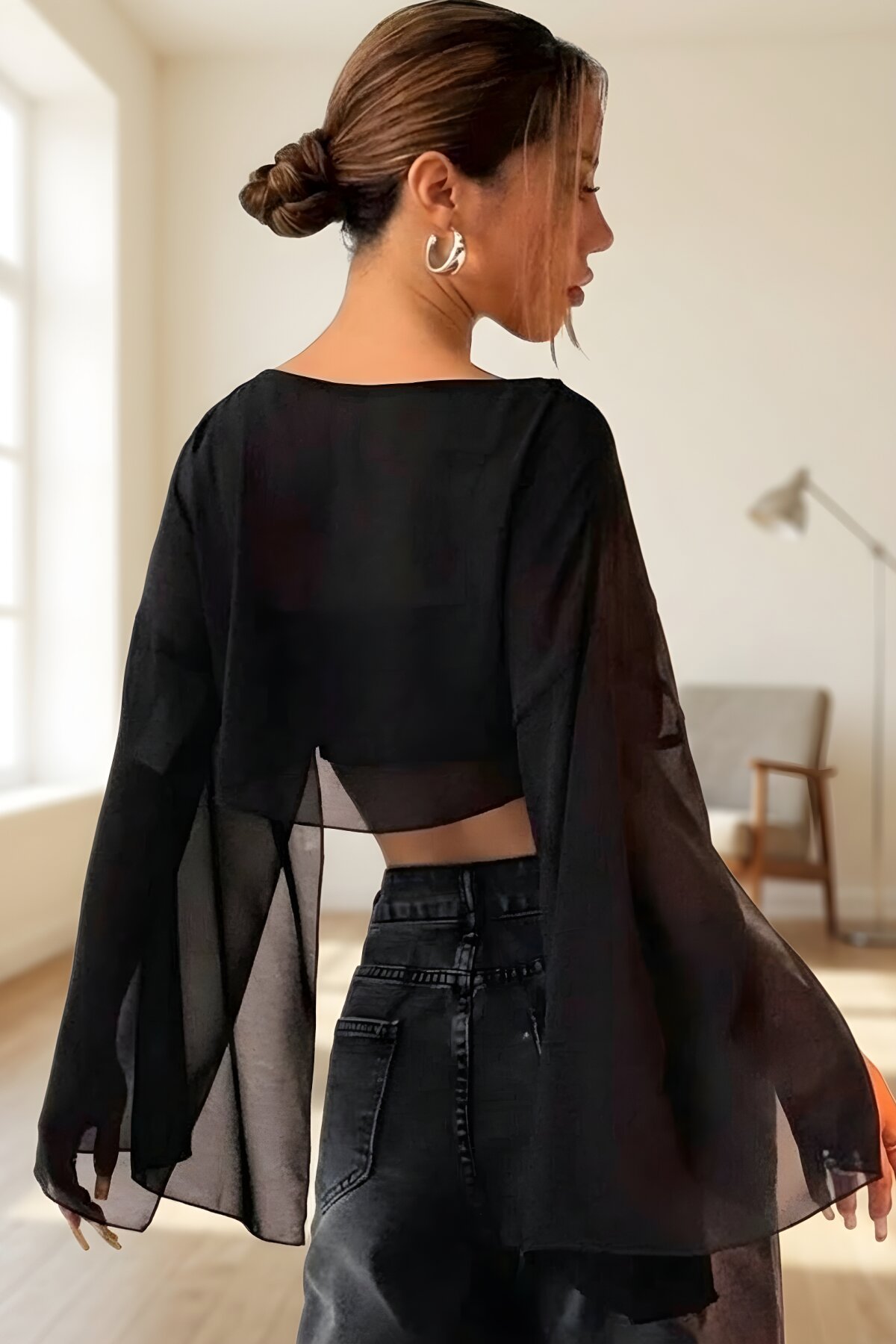Siyah Dökümlü Yarasa Kollu Tül Crop Bluz - Charango