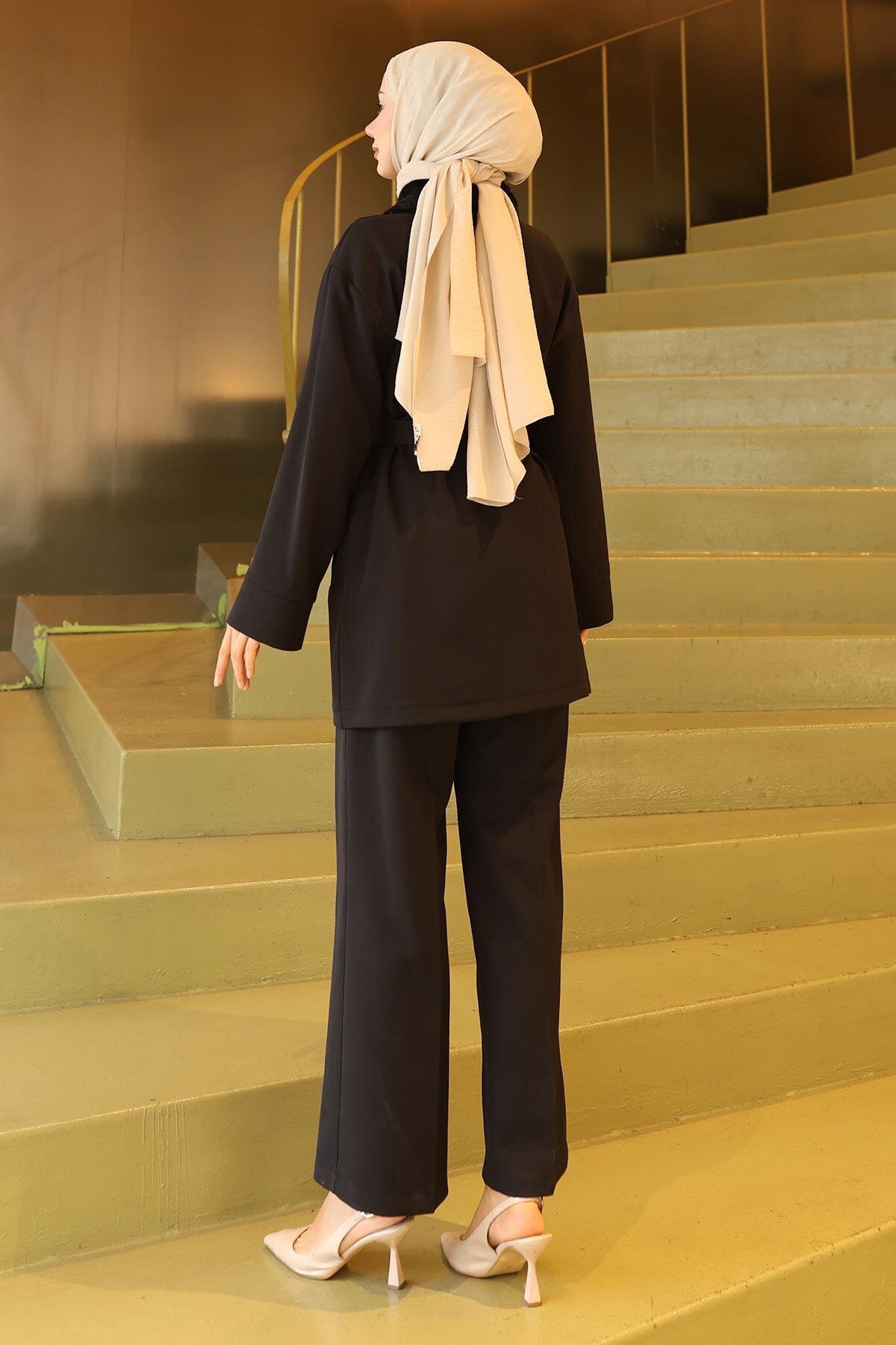 Two-Piece Fur Collar Detail Modest Set - Black - Modamihram