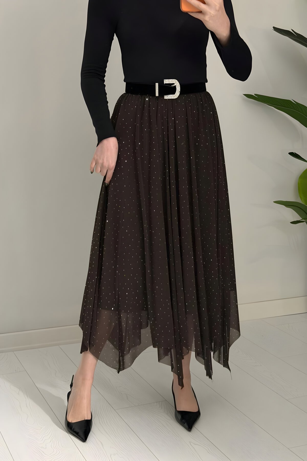 Kahverengi Midi Asimetrik Kesim Taşlı Tül Etek - MOZENA