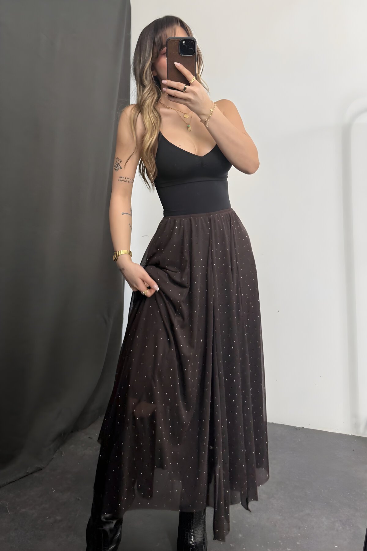 Kahverengi Uzun Asimetrik Taş Detaylı Şifon Etek