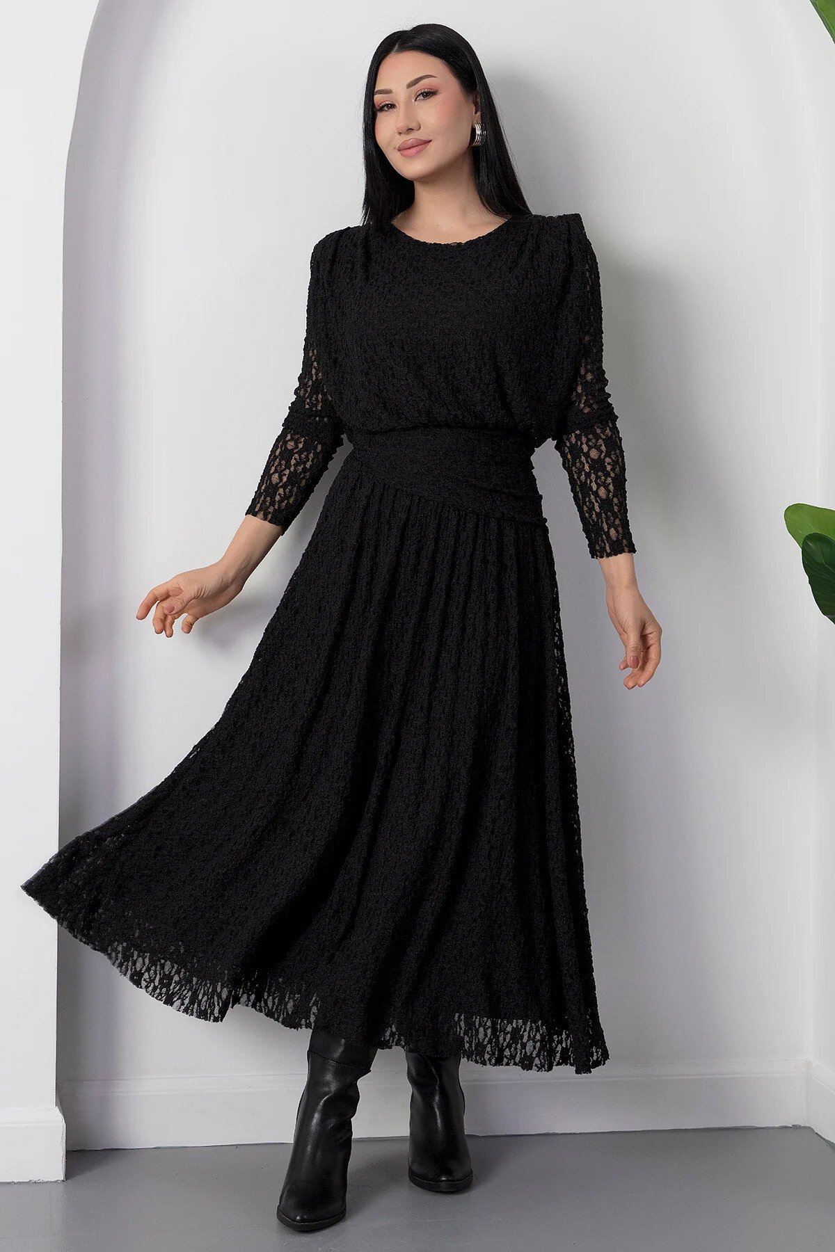 Long Crew Neck Lace Waist-Detail Dress - Black - MOZENA