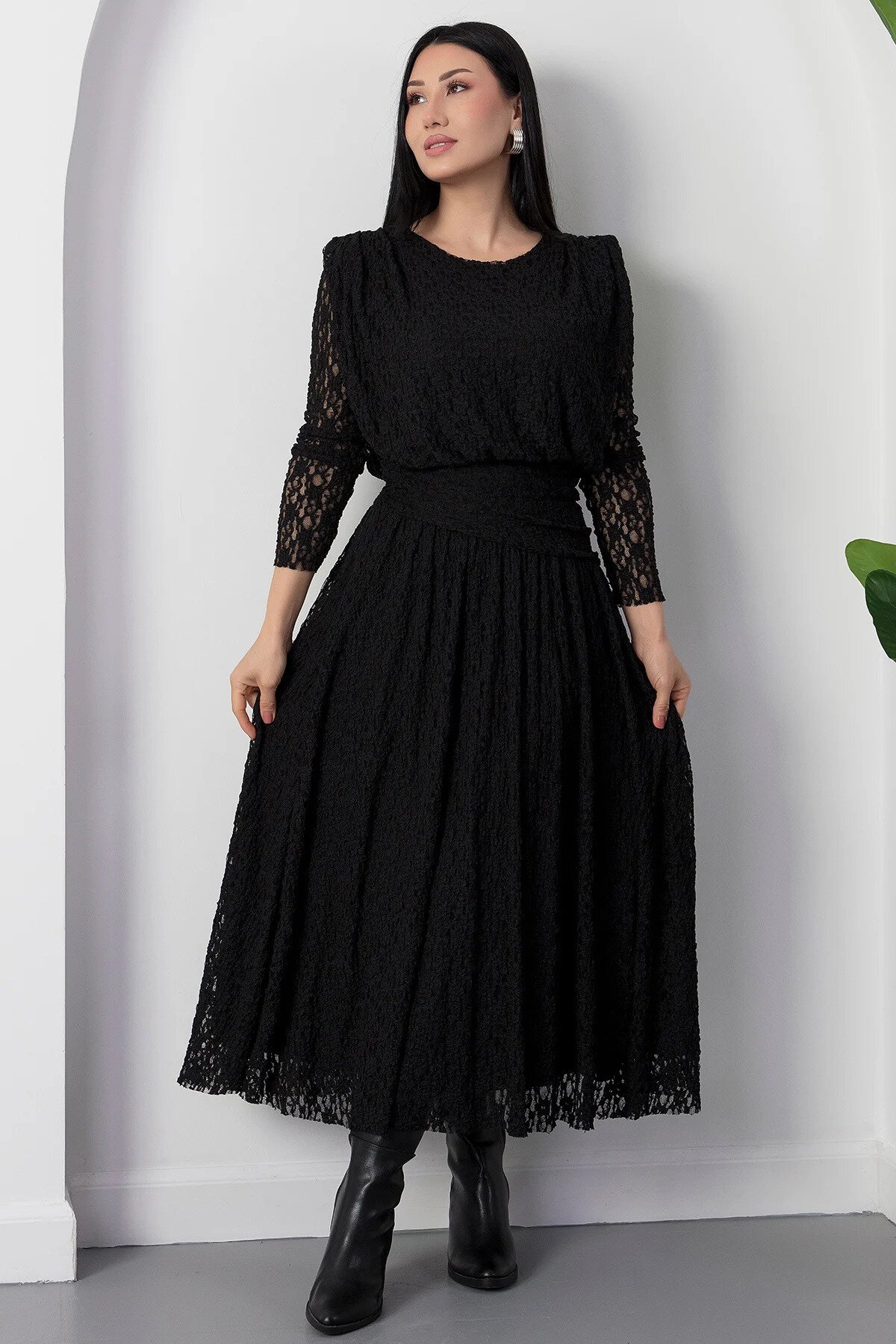 Long Crew Neck Lace Waist-Detail Dress - Black - MOZENA