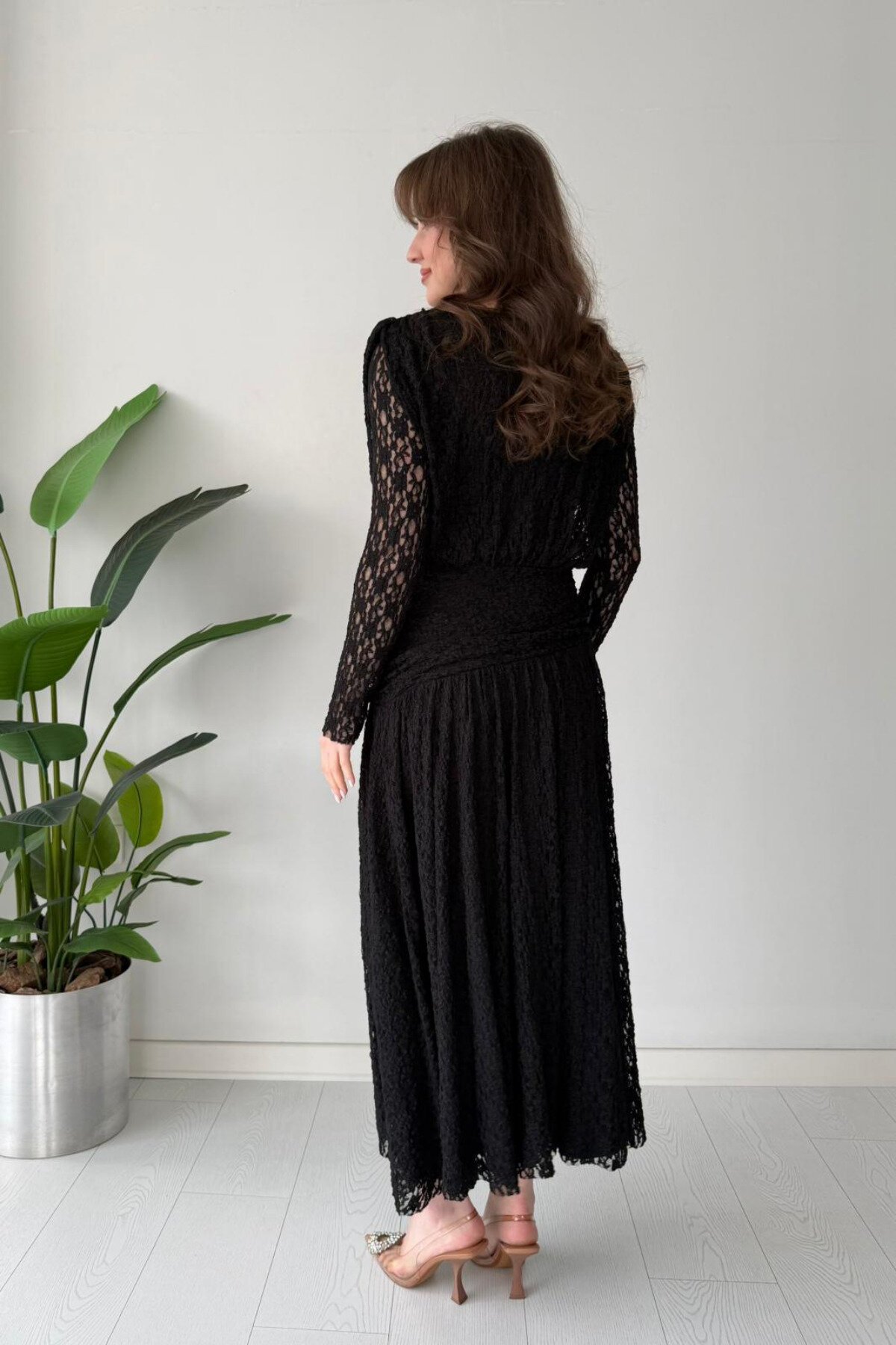 Long Lace Guipure Waist-Detail Dress - Black - MOZENA