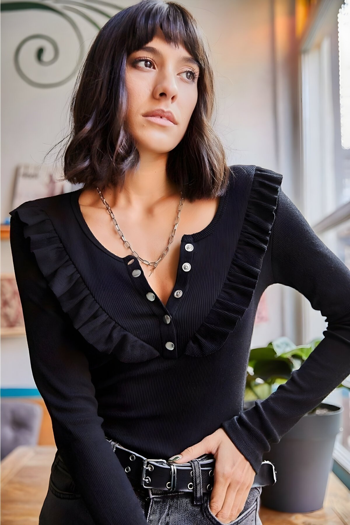 Siyah Uzun Kollu Kaşkorse Fırfırlı Bluz - Pasaklı Giyim