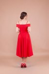 Kırmızı Midi Askılı Düşük Omuz Pileli Abiye Elbise