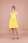 Sarı Pileli Mini Askılı Düşük Omuz Detaylı Abiye Elbise