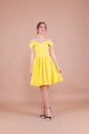 Sarı Pileli Mini Askılı Düşük Omuz Detaylı Abiye Elbise