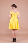 Sarı Pileli Mini Askılı Düşük Omuz Detaylı Abiye Elbise
