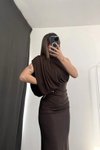 Kahverengi Uzun Tek Omuz Drapeli Abiye Elbise