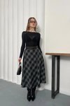 Siyah Ekose Desenli Uzun Kemer Detaylı Etek