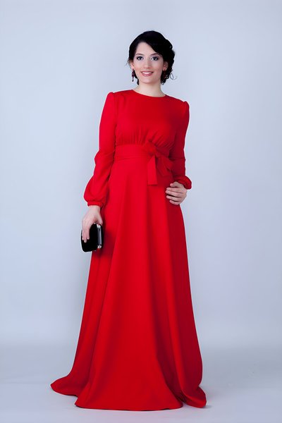 فستان سهرة محتشم أحمر بخصر مزموم وحزام وجيوب