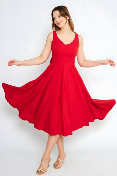 Kırmızı Midi Pileli Kloş V Yaka Sırtı Fiyonklu Abiye Elbise