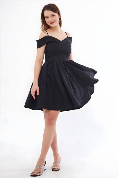 Siyah Mini Pileli Kloş Askılı Kayık Yaka Abiye Elbise