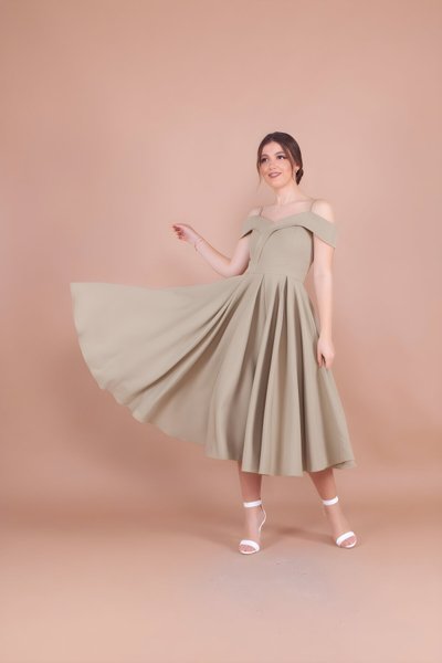 Yağ Yeşili Midi Askılı Düşük Omuz Pileli Abiye Elbise