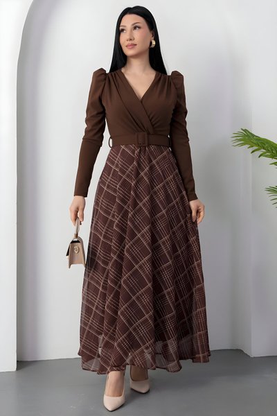 Kahverengi Ekose Desenli Uzun Kruvaze Yaka Kemerli Elbise