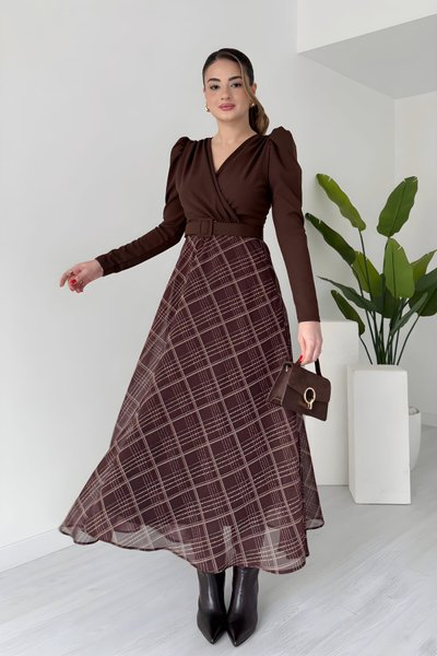 Kahverengi Ekose Uzun Kruvaze Yaka Kemerli Krep Elbise