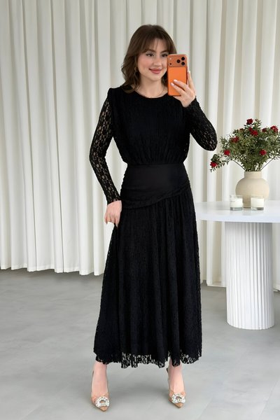 Siyah Uzun Bel Detaylı Dantel Güpürlü Elbise