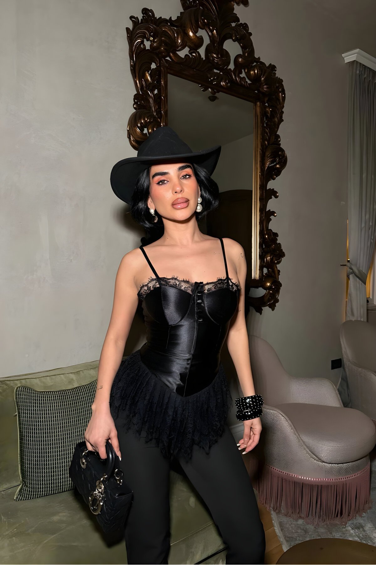 Siyah Korse Görünümlü Dantel Detaylı Premium Crop Top - VİSKALİ