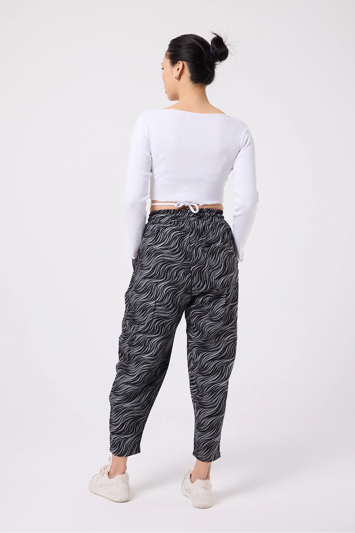Sporty Harem Printed Crinkled Pants - Black - MEXICO SUPERBLUE