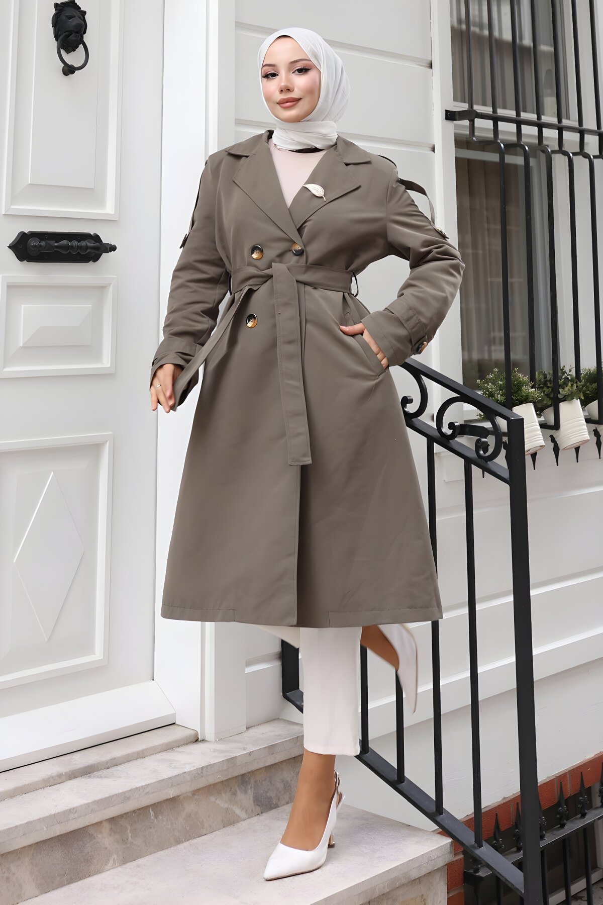 Buttoned Brooch Detail Trench Coat - Khaki - Modamihram