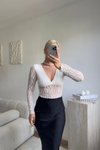 Beyaz Uzun Kollu V Yaka Dantel Bodysuit